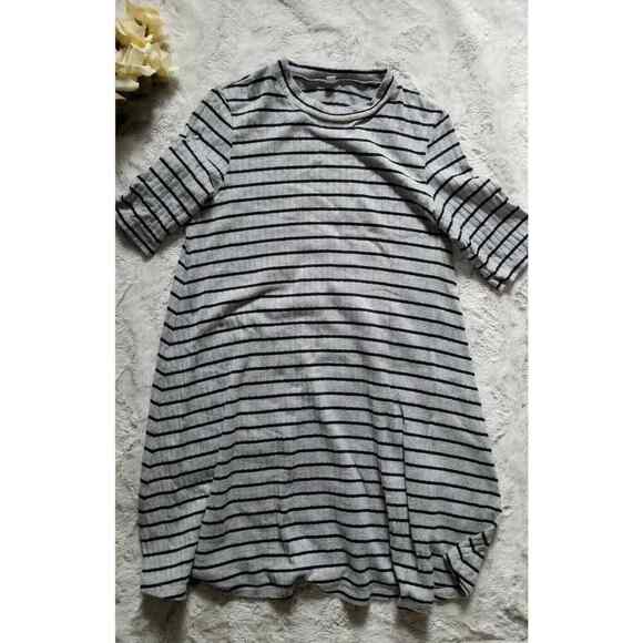 Uniqlo Cotton Gray Black Horizontal Striped Half Sleeve Crew Sweater Dress Sz M - Picture 1 of 8